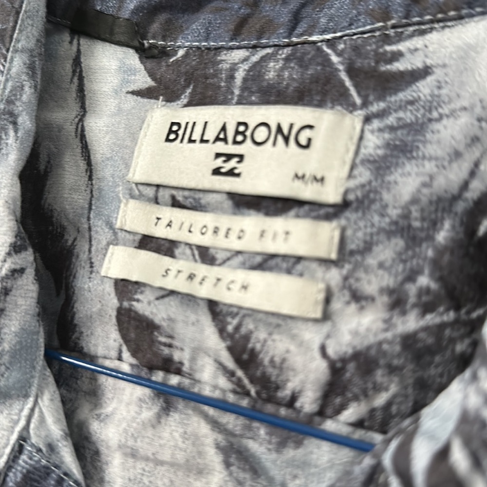 Billabong Medium Tailored short sleeve button down - Picture 2 of 3